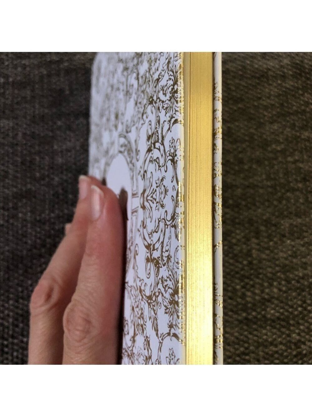 CHRISTIAN Dior Premium Notebook Christmas Holiday 2023 White Golden Authentic - Picture 9 of 16
